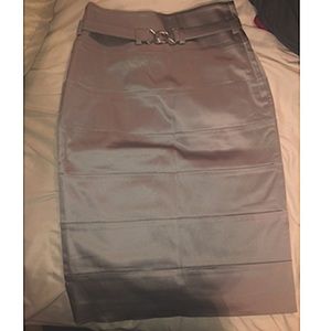 Fitted pencil skirt